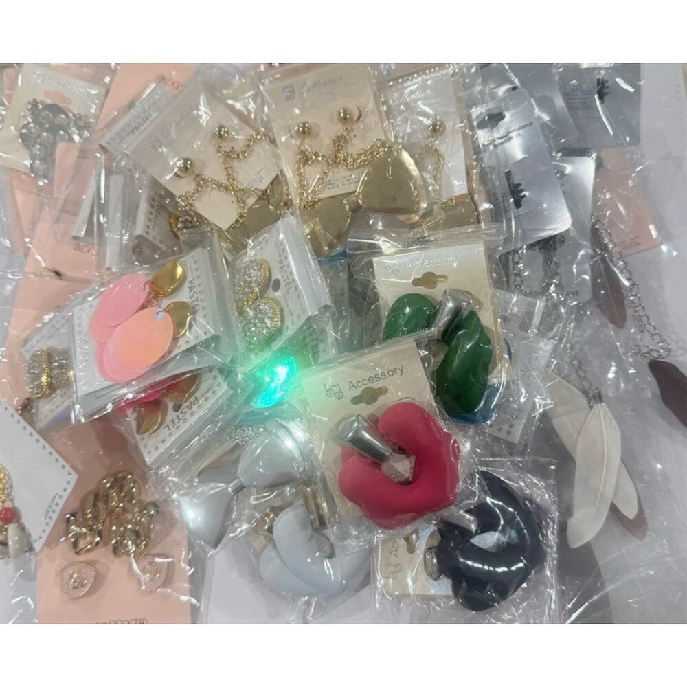 200+ Pc Costume jewelry bundle Craft Lot Earrings Necklaces Charms reseller